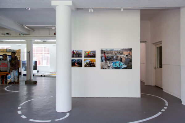 foto van tentoontelling bij Nest in Den Haag, over zomer
