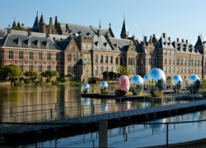 foto van blow up jubilee in de hofvijfer